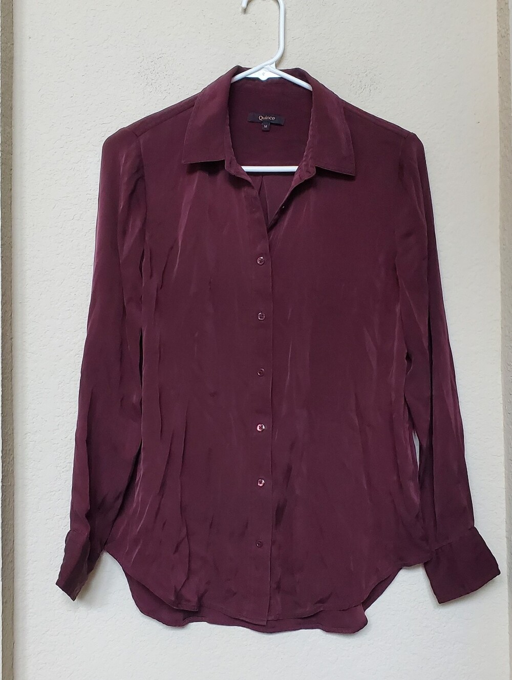 Quince Washabke Stretch Silk Long-Sleeve Button-Up Blouse. Size Medium